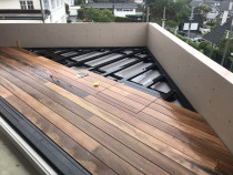 Vitex Deck over membrane - Here we installed Vitex hardwood timber decking on Outdure quickbuild framing