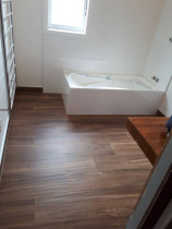 Bathroom by Horizon Tiling & Interiors Ltd