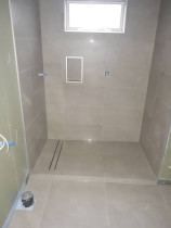 Bathroom by Horizon Tiling & Interiors Ltd