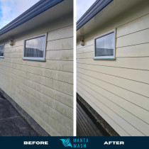 House Soft Washing Wellington - Before and after of side cladding house soft washing in Wellington.