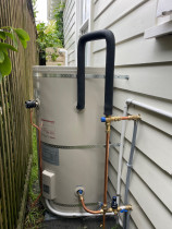 Outdoor Mains Pressure HWC - This is a Primo upgrade, from a gas califont to an outdoor Mains Pressure HWC.
Set up on a timer to take full advantage of the extra power produced by the solar set up.
