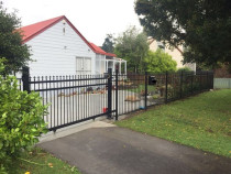 sliding gate