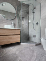 Bathroom by ROIOOI Company