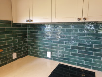 Kitchen splashback - Kitchen splashback done with emerald subway tile