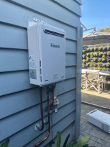 Gas hot water installation