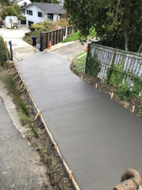 Concrete driveway 4kgs black oxide - This was a Job in Glenfield northshore - Customer wanted to replace old broken up driveway.  150mm thick 668 steel mesh with 4 kgs of black oxide
another job for the team at subgrade ltd