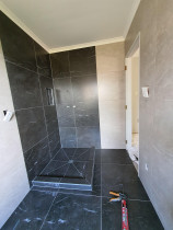 Bathroom by Syed Tiling Ltd