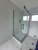 Bathroom by Syed Tiling Ltd