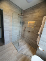 bathroom by Syed Tiling Ltd