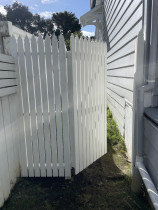 Sandringham villa - Bespoke colonial picket fence and gate