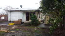 Narrow Neck Renovation - Cain Built Ltd - Before