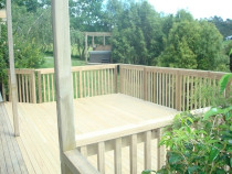 Pine balustrade by DECKHQ