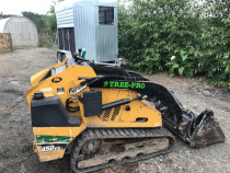 Skidsteer - Ideal for small landscaping jobs, spreading topsoil or mulch, lifting logs and also site clearing
